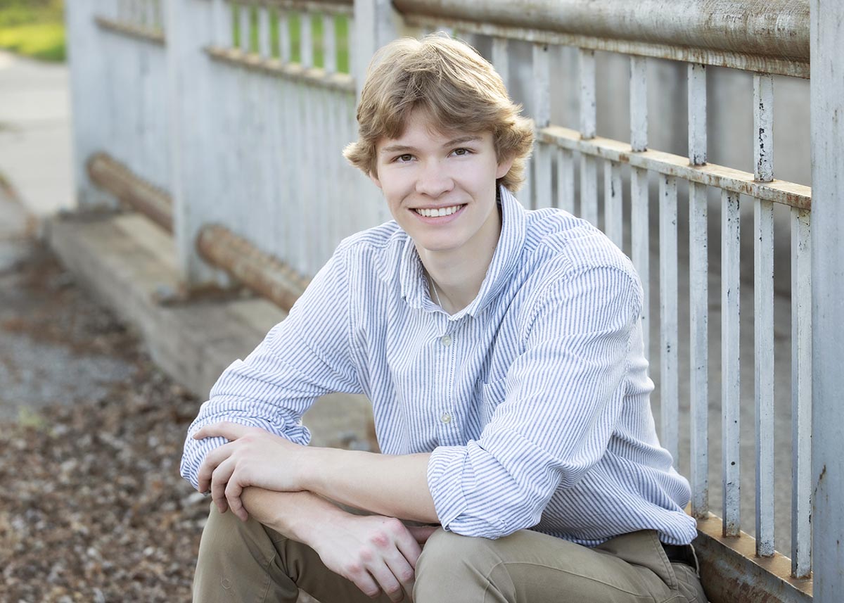 High school senior photo sessions for class of 2026 booking now!